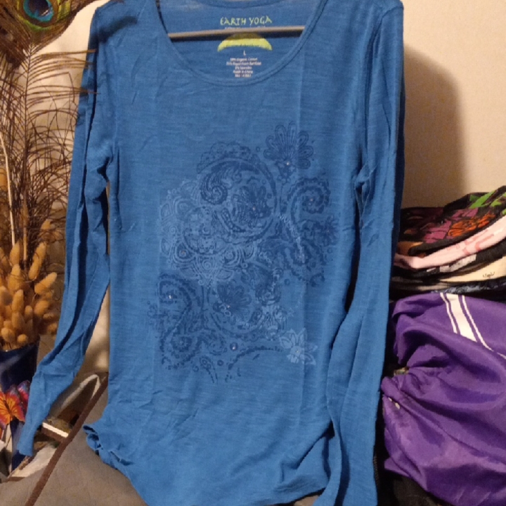 Earth Yoga Teal Paisley Long Sleeve Tee